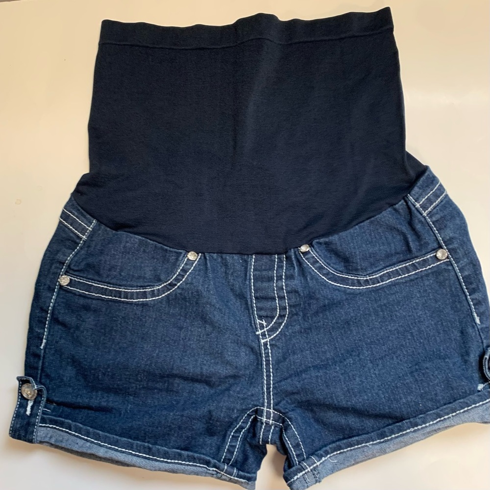 Bellavida maternity shorts size small